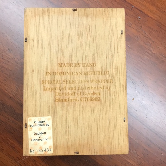 Wooden Cigar Box with Sliding Lid & Dovetail Joints - Picture 5 of 9